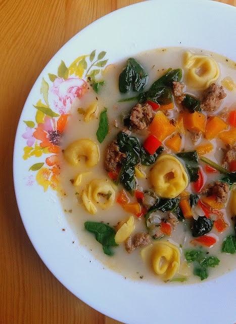Zupa z mięsem mielonym i tortellini