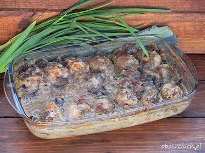 Kurczak w sosie pieczarkowym z papryczką chilli
