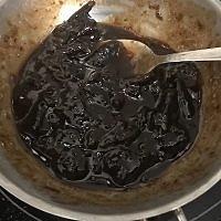 Słodki chutney z suszonych śliwek do steka