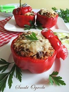 Papryka faszerowana ryżem mięsem i pieczarkami