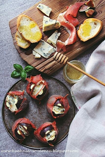 Figi w prosciutto zapiekane z niebieskim serem