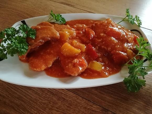 Bitki w sosie paprykowym