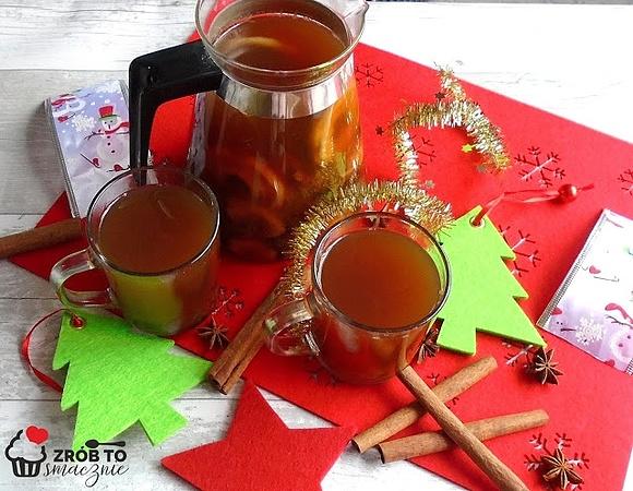Kompot z suszu na Wigilię, aromatyczny napój z suszonych owoców