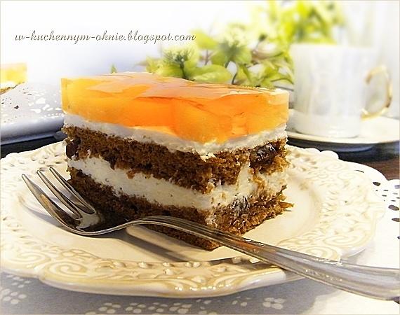 Ciasto marchewkowe z kremem brzoskwiniowym