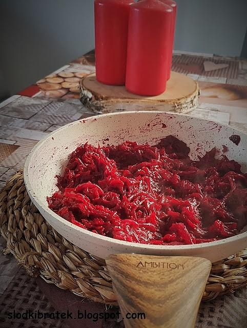 Buraczki zasmażane jako dodatek do świątecznego obiadu