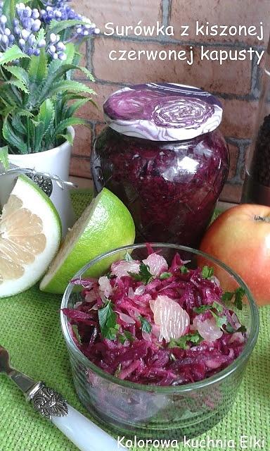 Surówka z kiszonej czerwonej kapusty, jabłka i grejpfruta