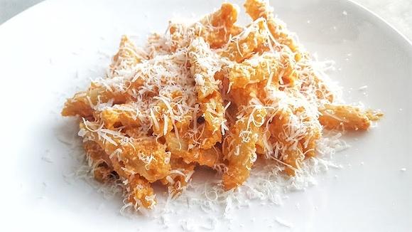 Makaron penne z pesto alla calabrese