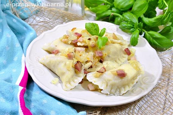 Pierogi po lwowsku z kaszą gryczaną i ziemniakami