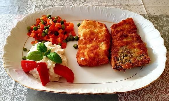Puree z kalafiora z rybą i marchewką z groszkiem