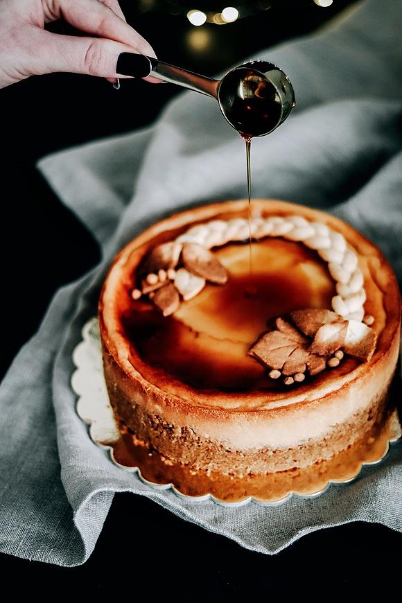 Sernik z syropem klonowym nigella's gleaming maple cheesecake