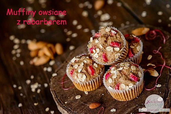 Bezglutenowe muffiny owsiane z rabarbarem