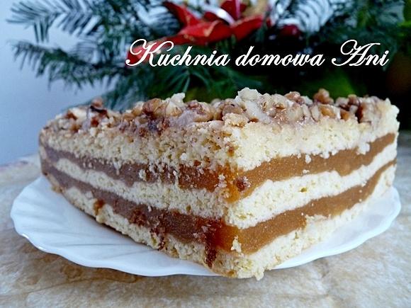 Sękaczek - tradycyjne ciasto z orzechami i jabłkami