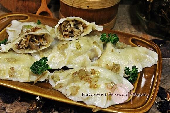 Pierogi z kapustą i grzybami