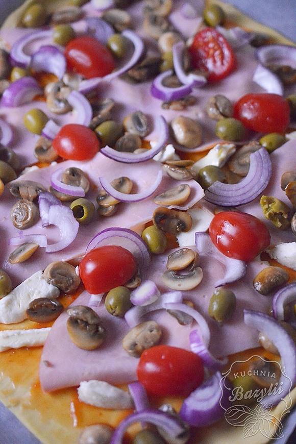 Pizza na cieście francuskim