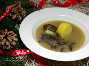 Żur wigilijny z suszonymi grzybami