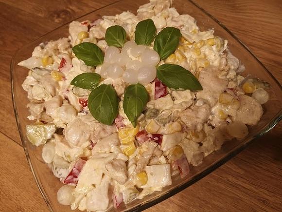 Sałatka z kurczakiem i kapustą