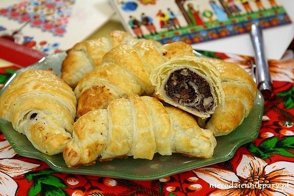 Rogaliki z ciasta francuskiego z makiem