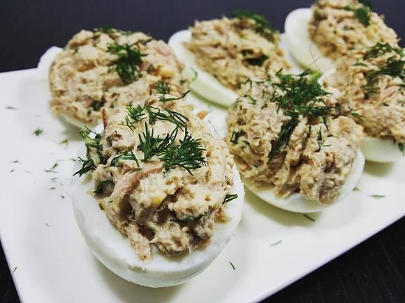 Jajka faszerowane tuńczykiem keto lchf paleo bez glutenu i laktozy