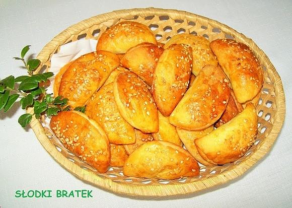 Pierożki krucho drożdżowe z mięsem