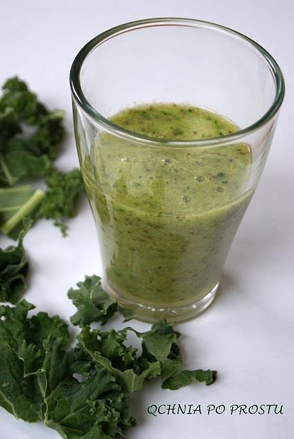 Smoothie z jarmużem, jabłkiem i mango