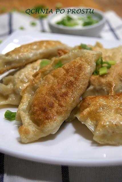 Pierogi z kaszą gryczaną i białym serem