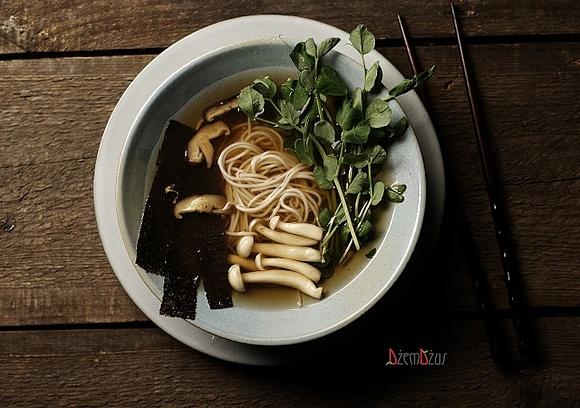 Ramen na skróty wegański