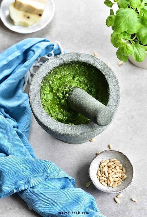 Jak zrobić zielone pesto bazyliowe przepis na pesto alla Genovese