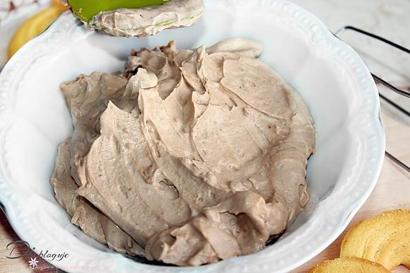 Czekoladowy krem z mascarpone i śmietanką