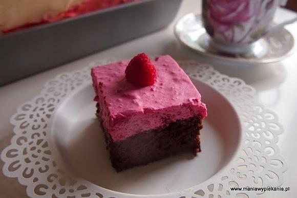 Buraczane brownie z malinami
