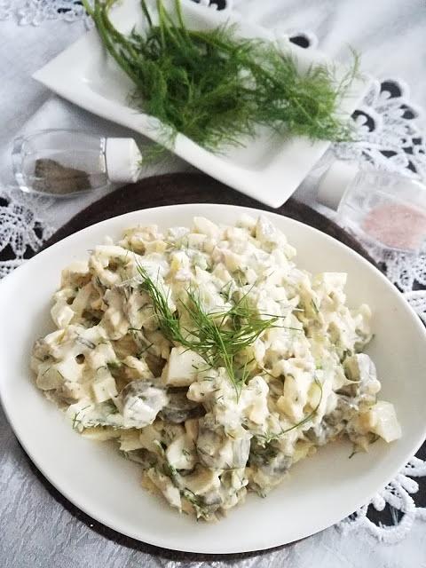 Sałatka z wędzonej makreli
