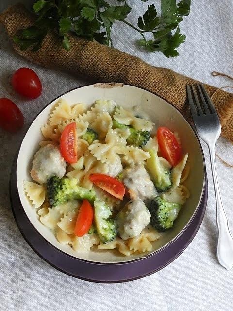Makaron w sosie brokułowo-serowym