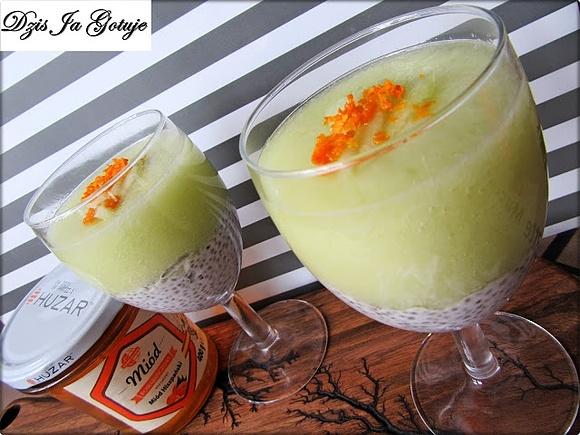 Deser z nasionami chia i melonom