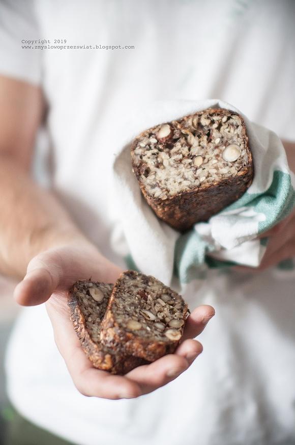 Chleb z ziaren bez zbóż i glutenu