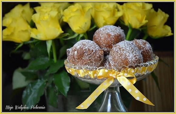 Lekko brzoskwiniowe pączki na serku homo