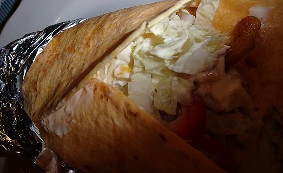 Tortilla z kurczakiem i warzywami, mięsem z rosołu