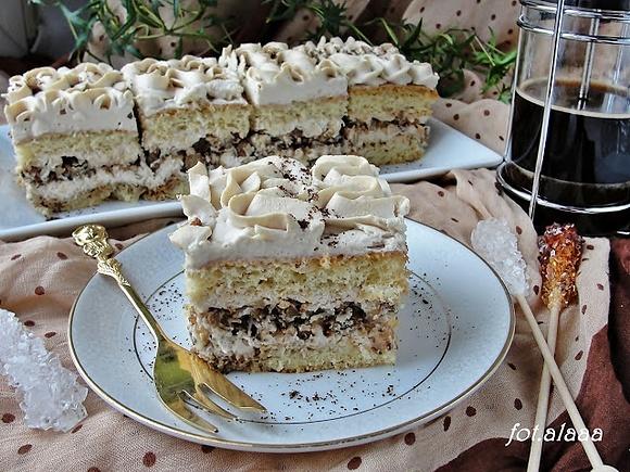 Ciasto mocca z orzechami
