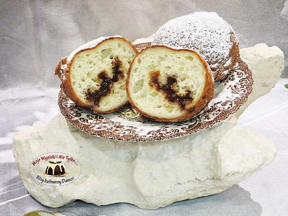Szybkie pączki serowe z powidłami