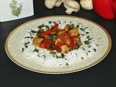 Kurczak z pieczarkami w sosie słodko-kwaśnym