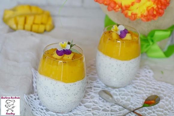 Chia pudding z musem z mango