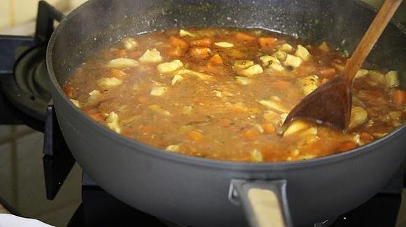Zupa gulaszowa smakowita szybka na cały obiad
