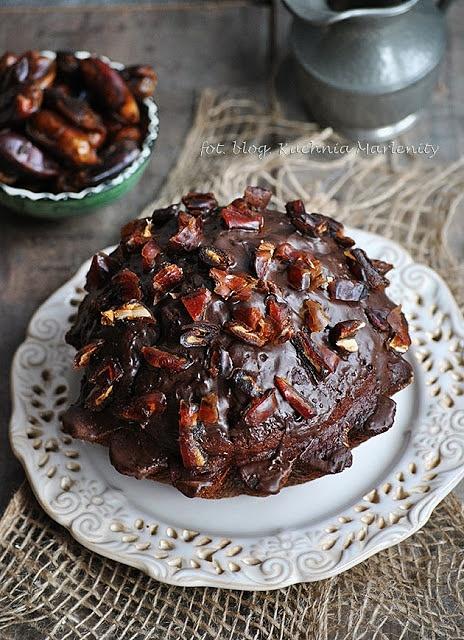 Babka czekoladowa z daktylami