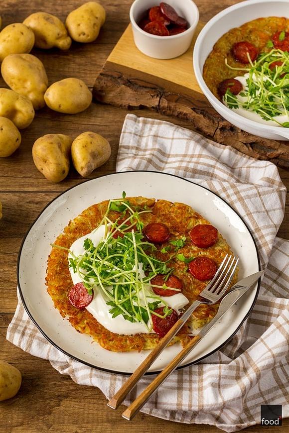 Rösti z serem halloumi i chorizo