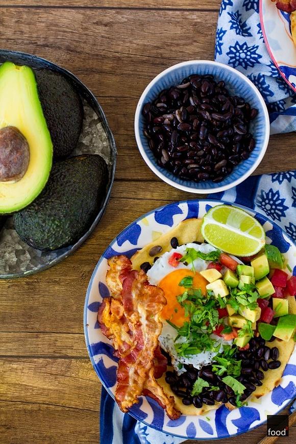 Huevos rancheros jajka po meksykańsku