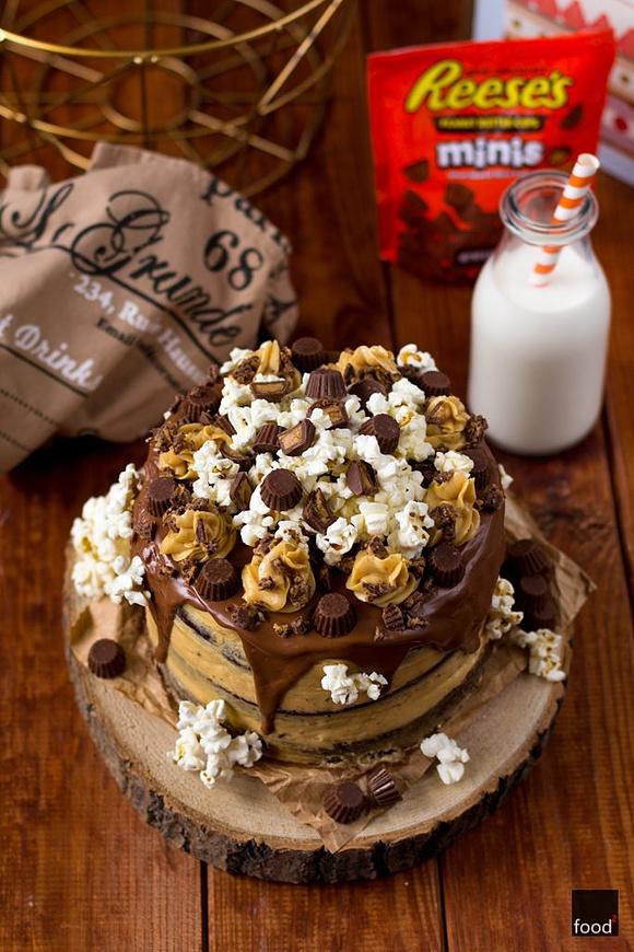 Tort Reese’s z masłem orzechowym na 4. urodziny bloga.