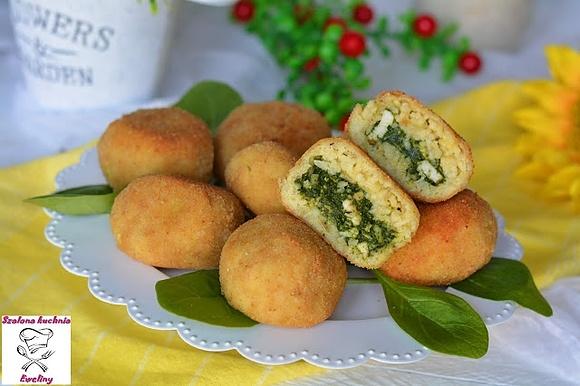 Arancini kule ryżowe z kurczakiem i szpinakiem