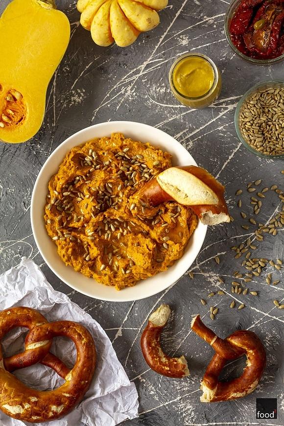 Obłędna pasta z dyni, suszonych pomidorów i słonecznika
