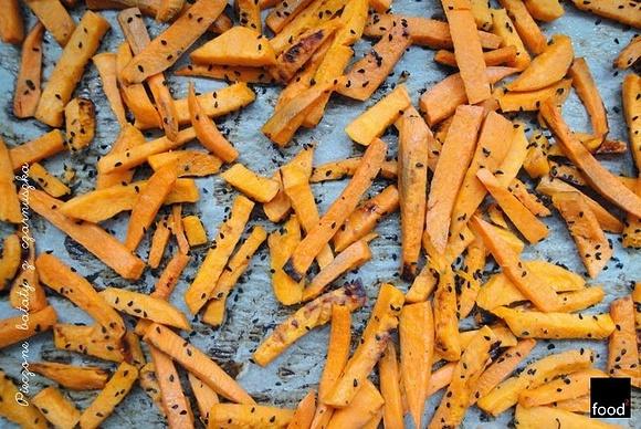 Pieczone bataty z czarnuszką