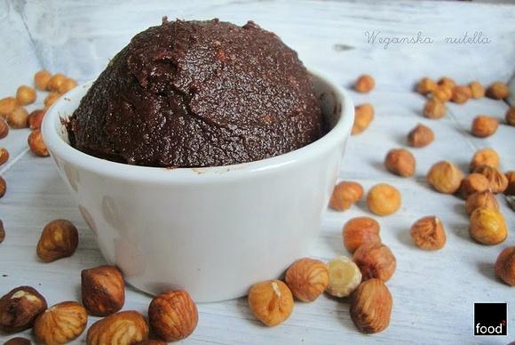 Krem czekoladowo-orzechowy z daktyli i awokado wegańska nutella