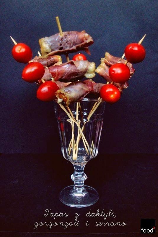 Tapas z daktyli, gorgonzoli i serrano