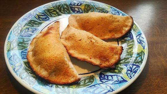 Czebureki - tradycyjne pierożki z mięsem